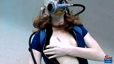 Gas mask, woman drowning underwater peril, masque a gaz