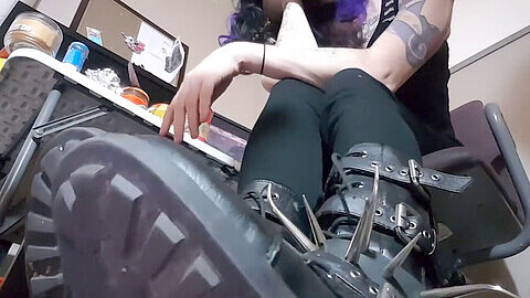 Goth feet, shoes worship, boots lick