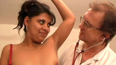 Doctor gives sexy patient a thorough stethoscope examination