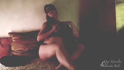 Mujer solitaria anhelando un masaje sensual - Max & Annika