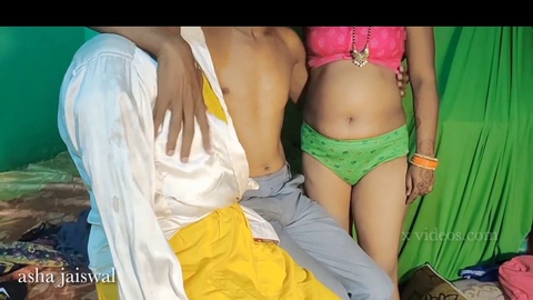 Sensational debut of a steamy Indian threesome video!