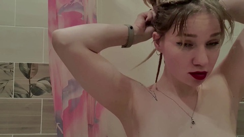 Verführerisches junges Mädchen lockt dich ins Badezimmer (Stiller Fick) - March Fox