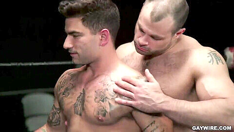 Muscle fight, muscle bicep worship, daddy gay bottom