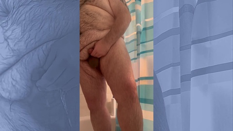 Dedica un momento di autoindulgenza nella doccia con giochi anali saponosi