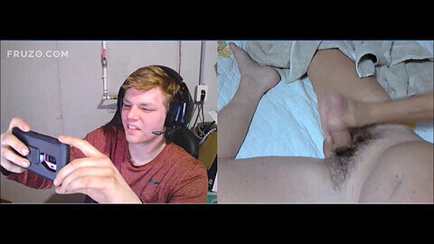 Guy jerks off and cums on Omegle