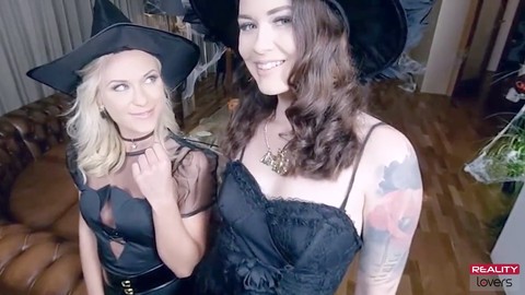 Threesome cumshot, halloween sluts, cowgirl threesome