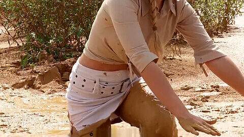 Gioco erotico con il fango: sprofondando in un pantano di piacere