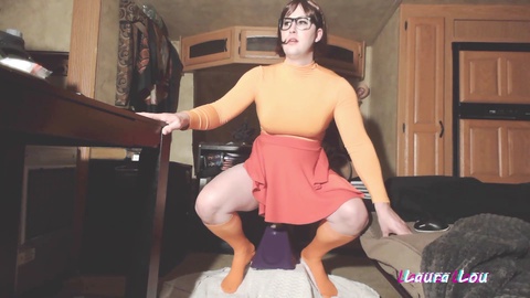 Velma, sissy, sissy solo