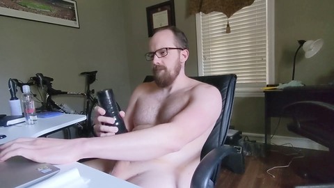 Intense Fleshlight session ends with a creampie inside