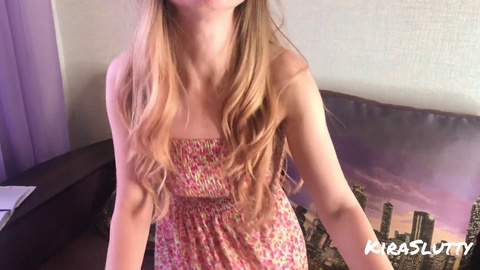 Jeune fille russe perverse humilie, baise et reçoit du sperme de son beau-père - vidéo amateur