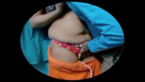 Chaude tante tamoule en vêtements de nuit traditionnels se fait pilonner dans une vidéo de sexe maison