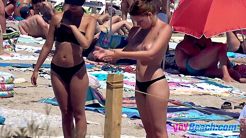 Spanish topless, bikini teen beach spy, strand nagy mell