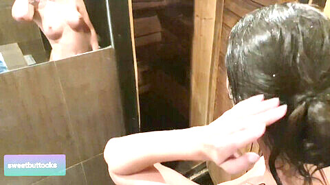 Auténtica experiencia rusa de sauna con escobas y hábil encargado del baño
