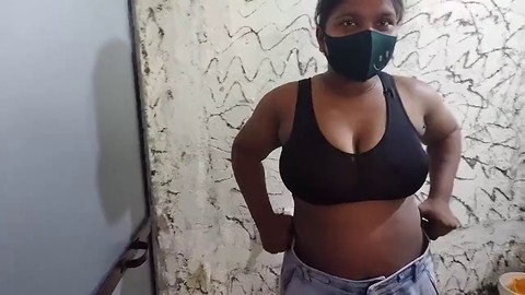 Película hardcore viral en hindi con pareja de pueblo indio teniendo sexo en el baño