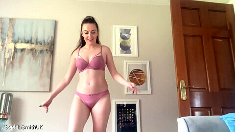 Seductive fitness milf Sophia Smith delivers super-cute high kicks in lingerie