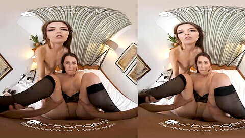 VR-Dreier mit zwei schlanken tschechischen Rothaarigen Cindy Shine und Charlie Red in packendem VR-Porno