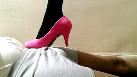 Cum shoes inside, pink pantyhose, zapatos planos