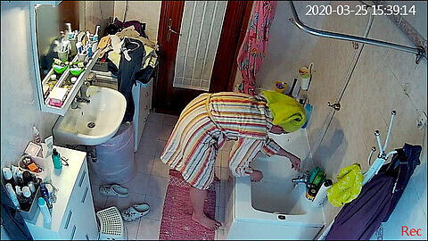 Скрытая камера лесби, скрытая камера в ванной, скрытая камера в сауне