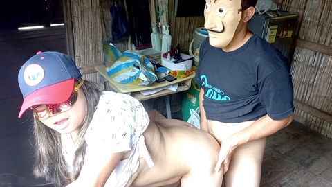 Venezolanische Mitarbeiterin vögelt Kollegen und bereitet Boss-Verführung vor in spanischem Porno