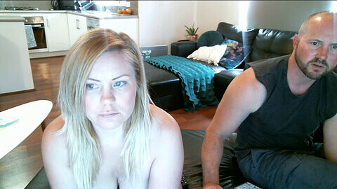 Il duo australiano Hodgydnminnie si diverte con una sessione di webcam piena di piacere orale e sesso anale