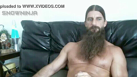 Bearded straight daddy Twaticus jerks off on webcam